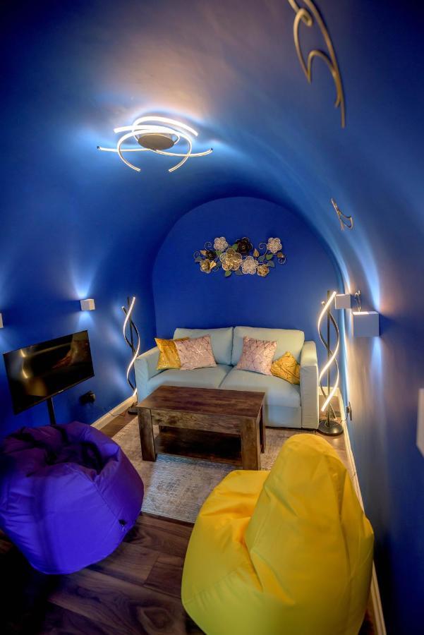 바스 Quirky Vaulted Flat With Terrace 아파트 외부 사진