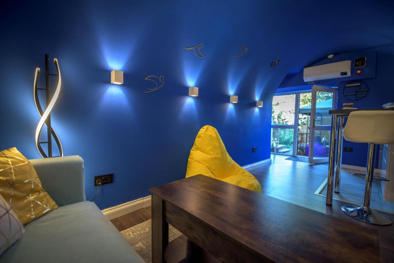 바스 Quirky Vaulted Flat With Terrace 아파트 외부 사진