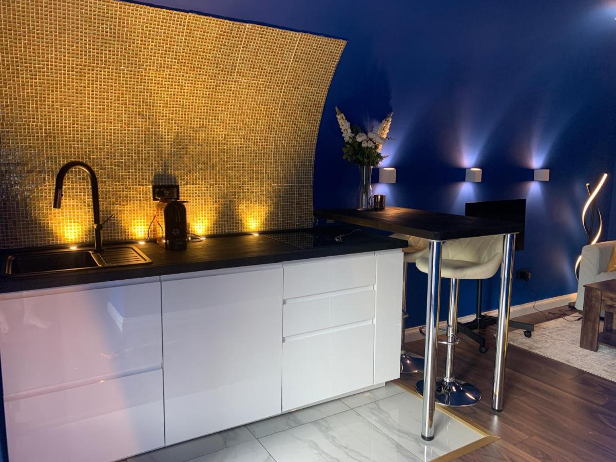 바스 Quirky Vaulted Flat With Terrace 아파트 외부 사진