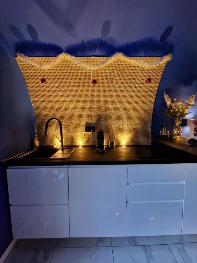 바스 Quirky Vaulted Flat With Terrace 아파트 외부 사진